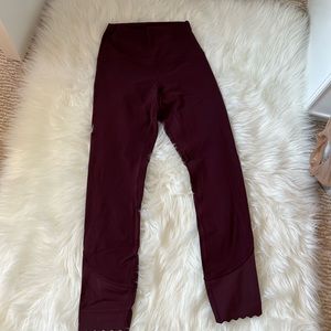Lululemon yoga size 4 plum color